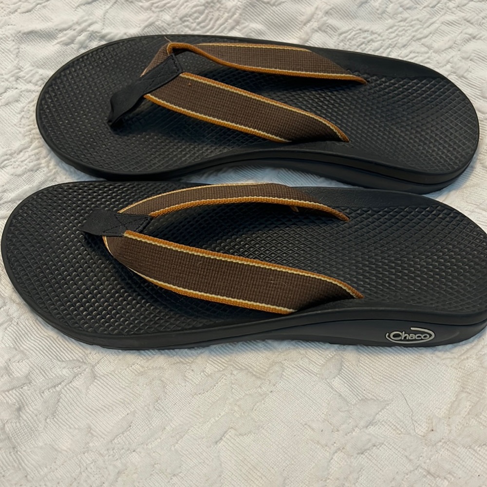 Chaco flip flop sandals. Ladies size 9. Thong style